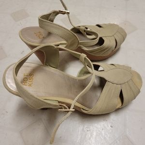 Hot Kiss platform sandals in canvas green. The 4" heel with 1/2 inch platform.